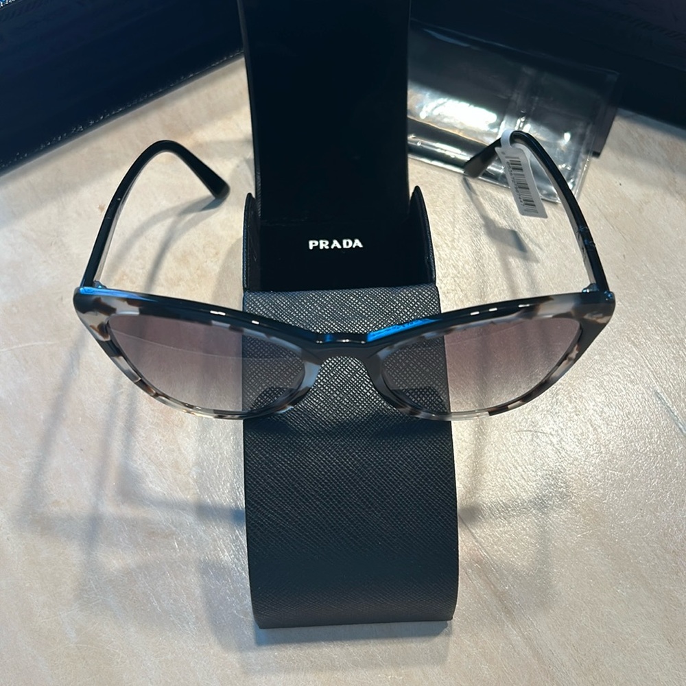 PRADA WOMENS SUNGLASSES